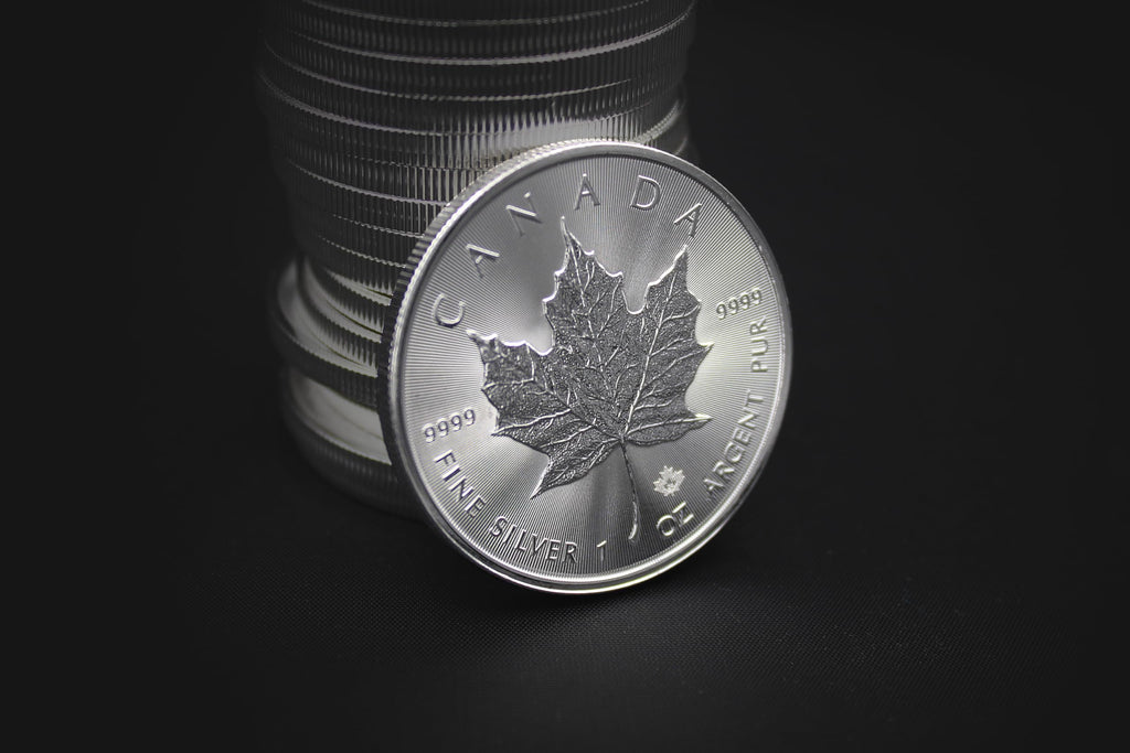 1 oz Canadian Silver Maple Leaf O8682