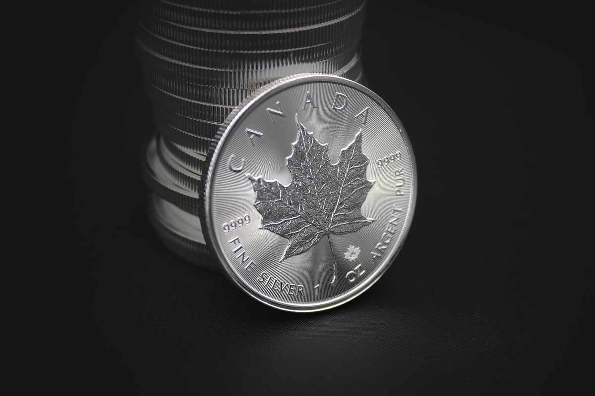 1 oz Canadian Silver Maple Leaf O8682